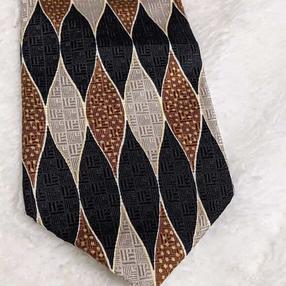 Men's Vintage 100% Silk Tie By Geoffrey Beene -Elongated Diamond Motif - Picture 8 of 13